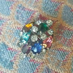 VINTAGE BROOCH STAMPED CZECH